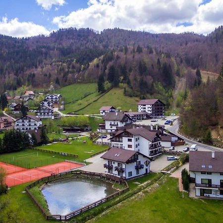 Resort Cheile Gradistei Moieciu มัวเยชู เด ซุส ภายนอก รูปภาพ