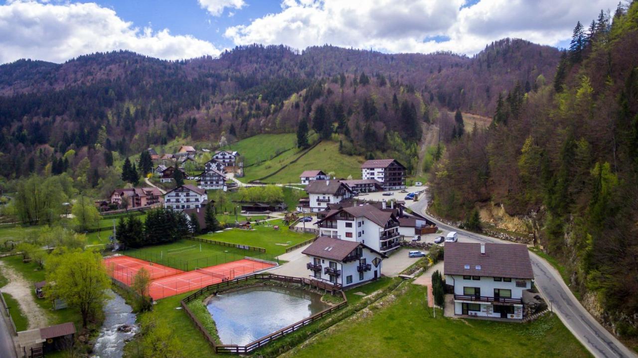 Resort Cheile Gradistei Moieciu มัวเยชู เด ซุส ภายนอก รูปภาพ
