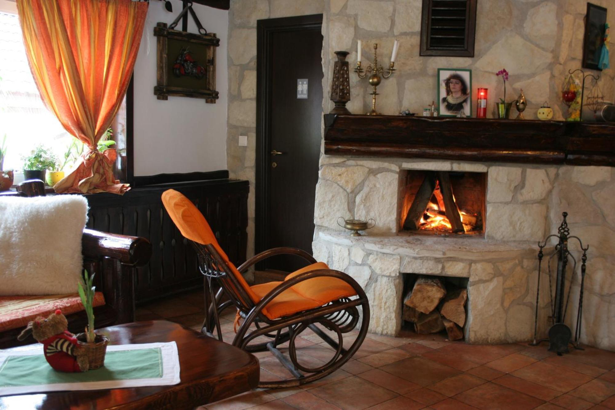 Resort Cheile Gradistei Moieciu มัวเยชู เด ซุส ภายนอก รูปภาพ