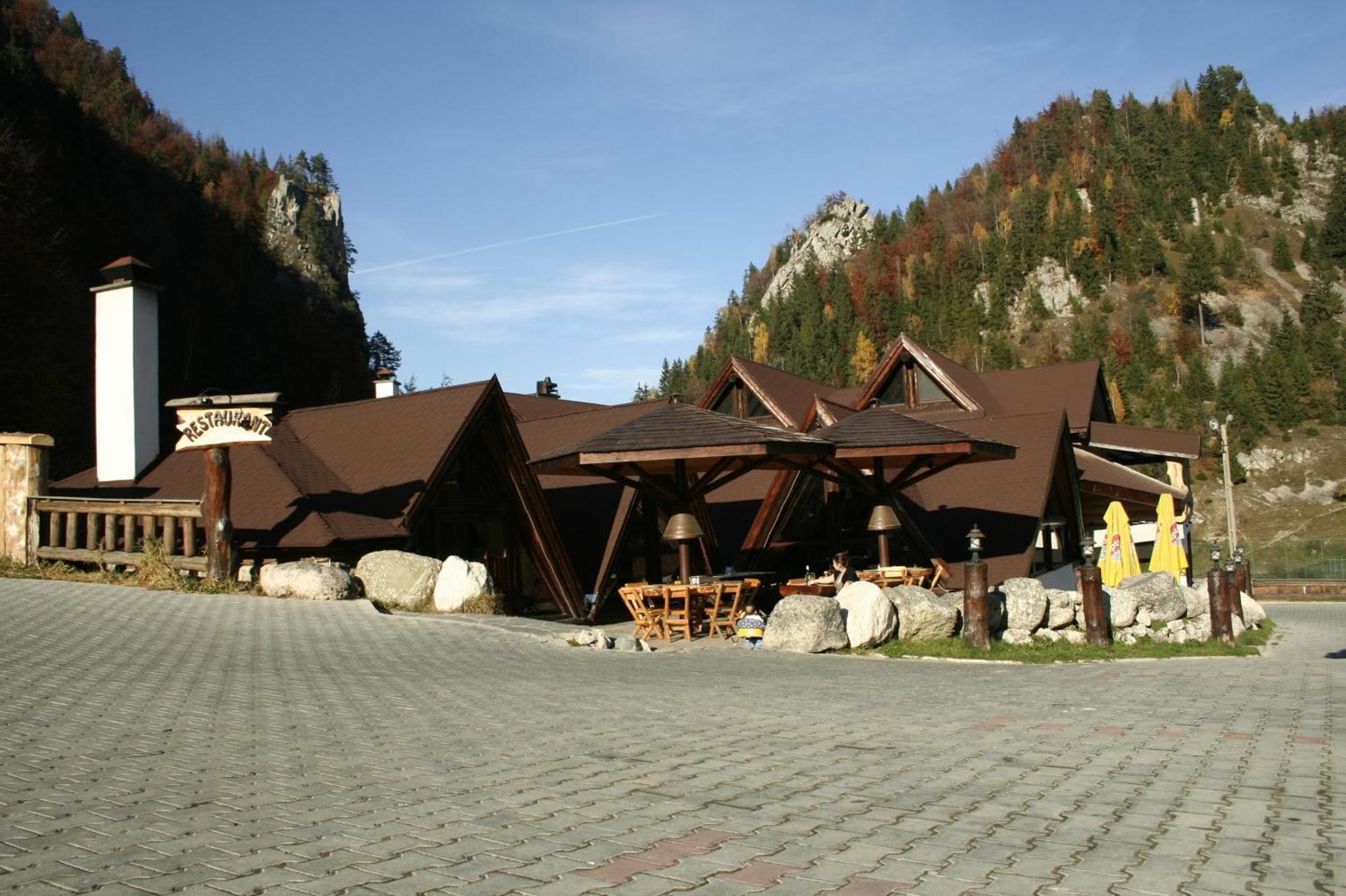 Resort Cheile Gradistei Moieciu มัวเยชู เด ซุส ภายนอก รูปภาพ