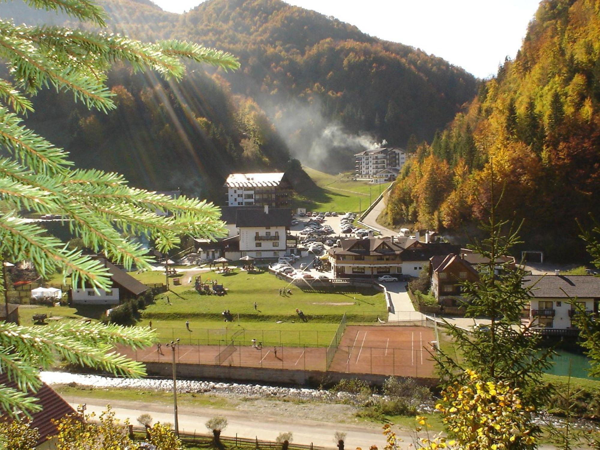 Resort Cheile Gradistei Moieciu มัวเยชู เด ซุส ภายนอก รูปภาพ