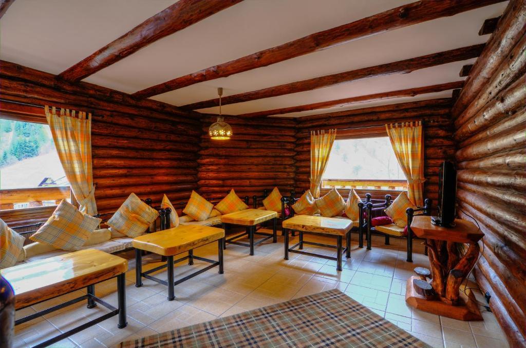 Resort Cheile Gradistei Moieciu มัวเยชู เด ซุส ห้อง รูปภาพ