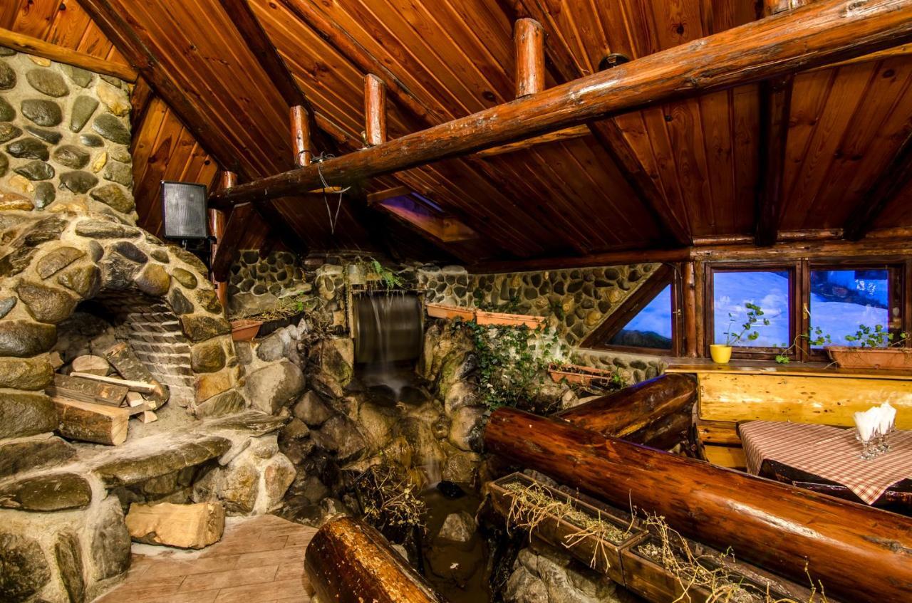 Resort Cheile Gradistei Moieciu มัวเยชู เด ซุส ภายนอก รูปภาพ